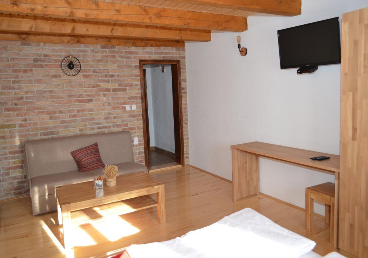 Konoba Ognjiste Bed & Breakfast Sokolac  Екстериор снимка