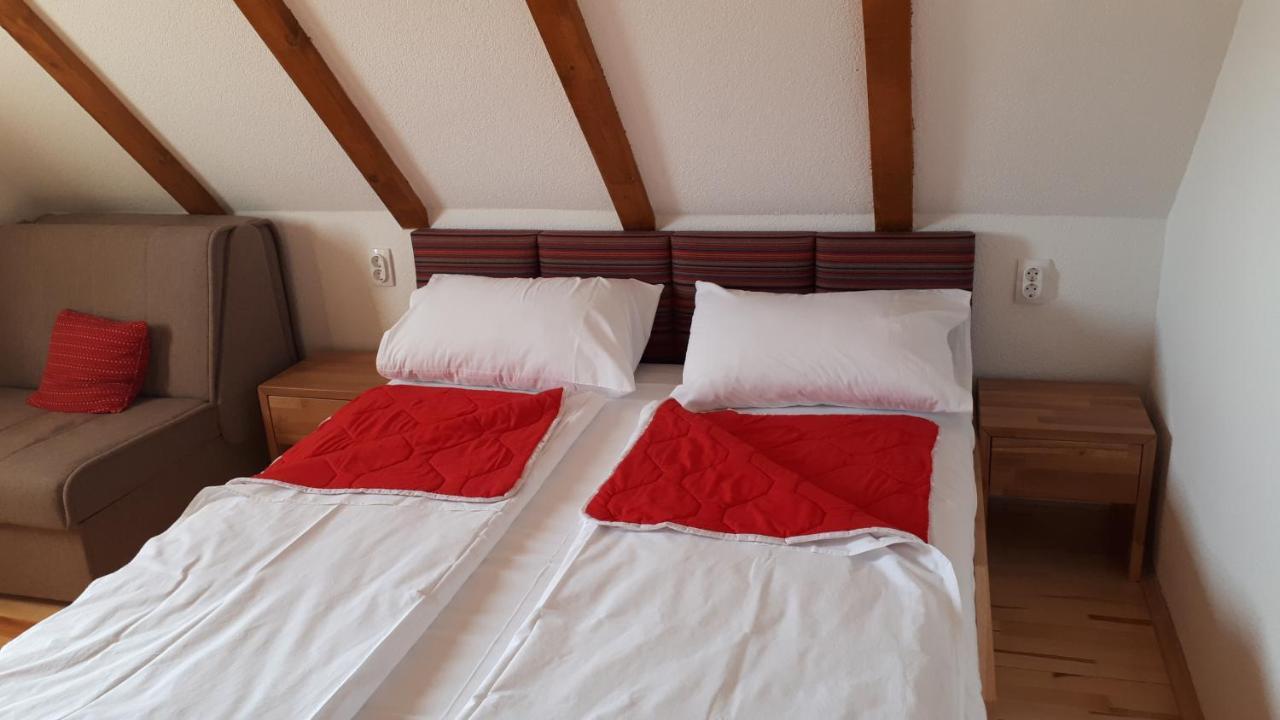 Konoba Ognjiste Bed & Breakfast Sokolac  Екстериор снимка