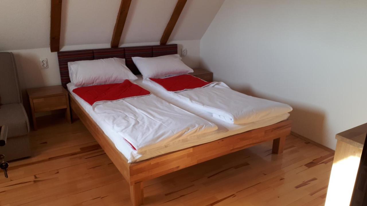 Konoba Ognjiste Bed & Breakfast Sokolac  Екстериор снимка