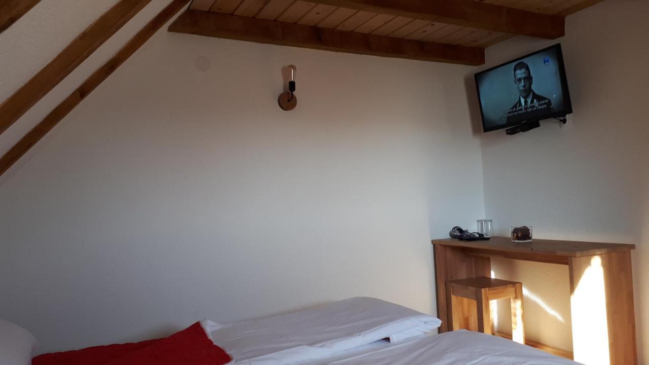 Konoba Ognjiste Bed & Breakfast Sokolac  Екстериор снимка