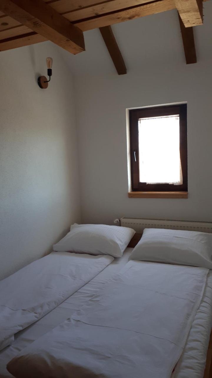 Konoba Ognjiste Bed & Breakfast Sokolac  Екстериор снимка