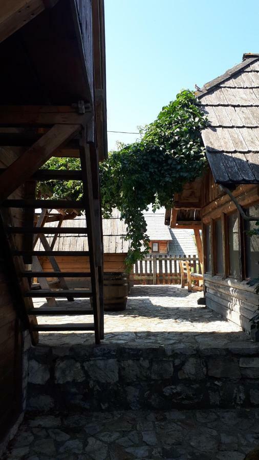 Konoba Ognjiste Bed & Breakfast Sokolac  Екстериор снимка