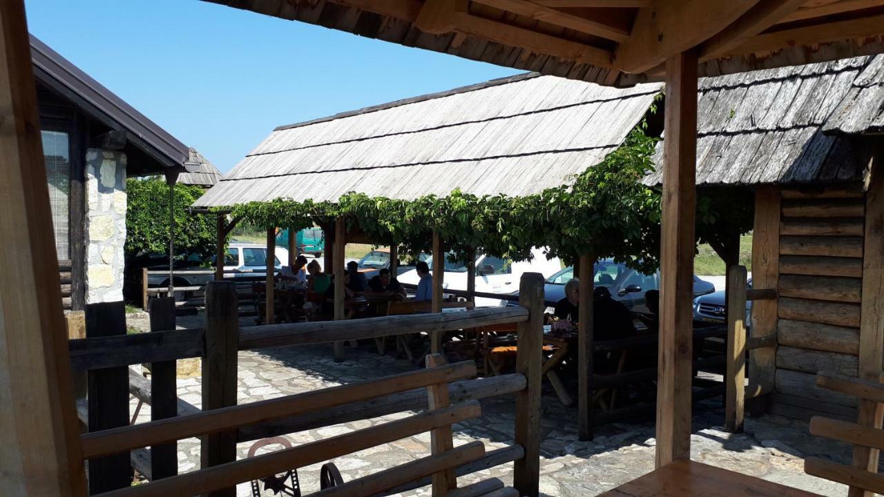 Konoba Ognjiste Bed & Breakfast Sokolac  Екстериор снимка