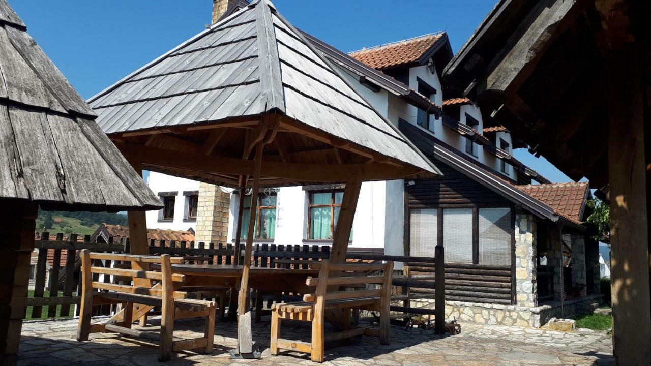Konoba Ognjiste Bed & Breakfast Sokolac  Екстериор снимка