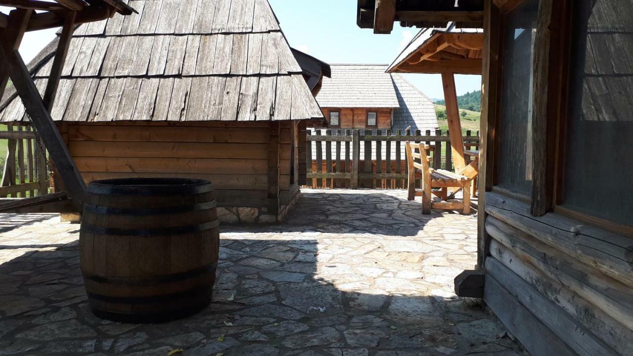 Konoba Ognjiste Bed & Breakfast Sokolac  Екстериор снимка